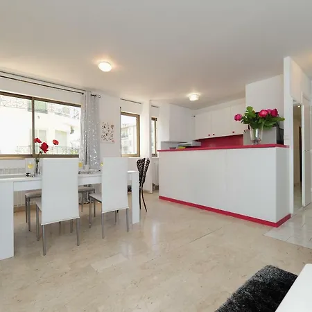 Apartment Mesdemoiselles - Five Stars Holiday House *