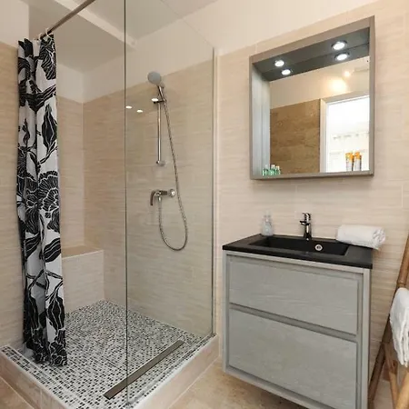 Mesdemoiselles - Five Stars Holiday House