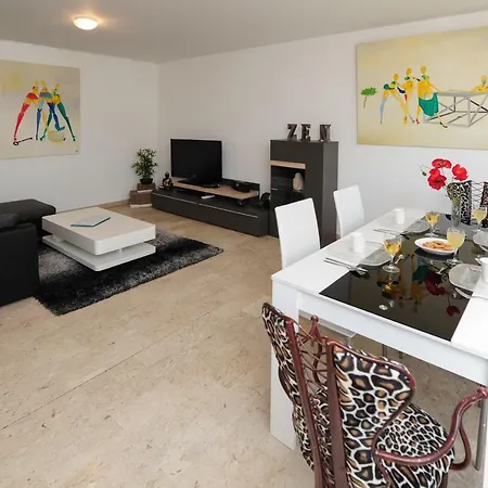 Apartment Mesdemoiselles - Five Stars Holiday House *