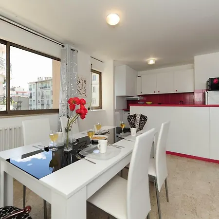 Apartment Mesdemoiselles - Five Stars Holiday House *